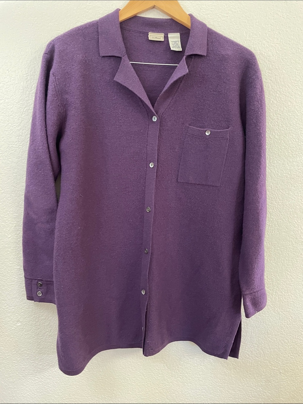 L.L. Bean Purple Pearl Button100% wool Cardigan Classic old money s/m 22x32
